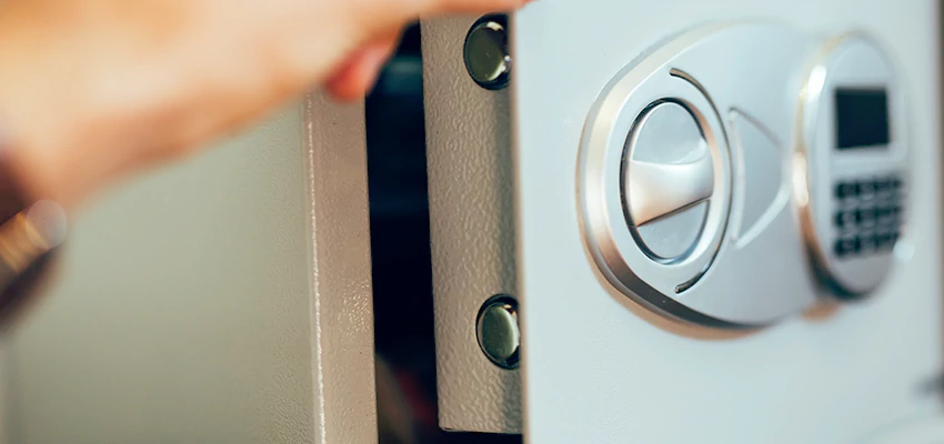 Fingerprint Safe Openers in Palm Springs, CA